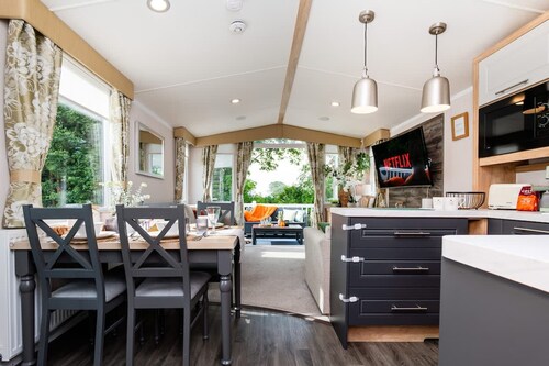 3 Bedroom Luxury Caravan