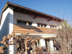 Luokittelematon kuva, 3 kautta 10, painike