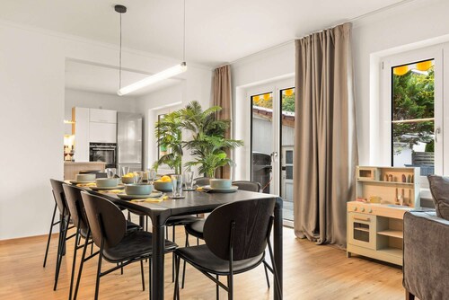 Holiday home with terrace whirlpool, families welcome!
