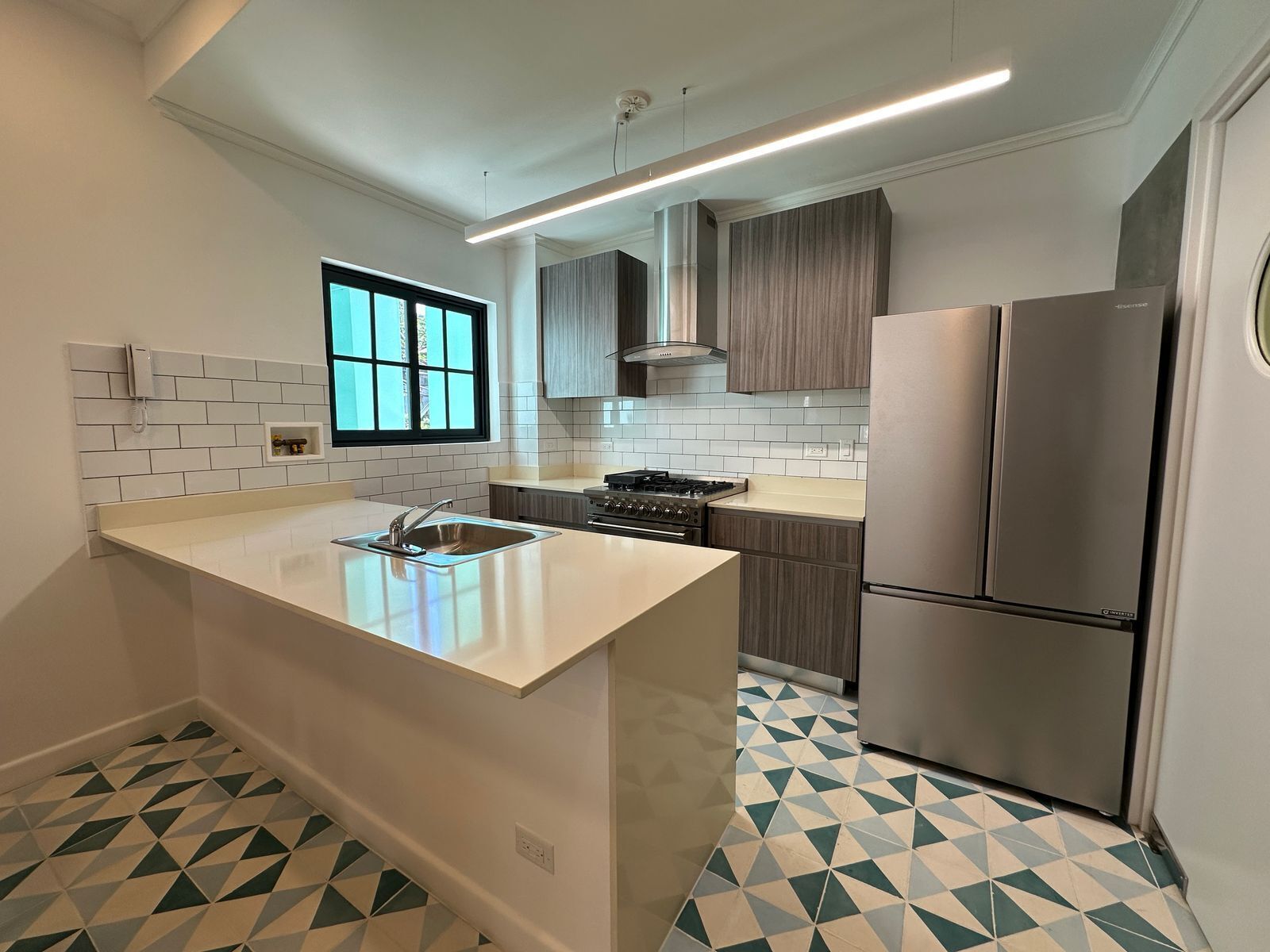 ميكروويف، فرن، موقد طهي مسطح، غسالة أطباق