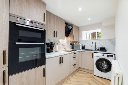 2 Bedroom Cottage-hot Tub-free Parking