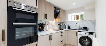 2 ๋ฒ ๋๋ฃธ ์ฝํฐ์ง, ํซํ
์์, ๋ฌด๋ฃ ์ฃผ์ฐจ