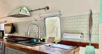 Vintage Airstream Camper w/AC. Secluded Stay
