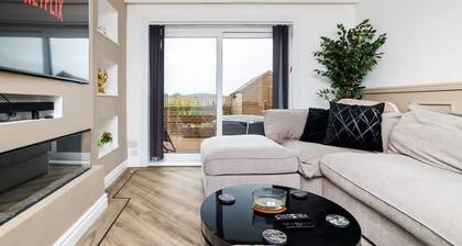 2 Bedroom House-free Parking