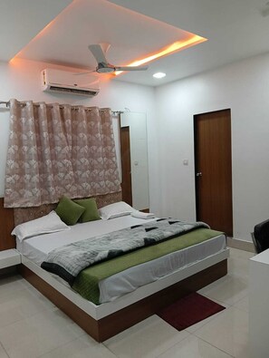 مكتب ومساحة عمل للكمبيوتر المحمول وواي فاي مجانًا