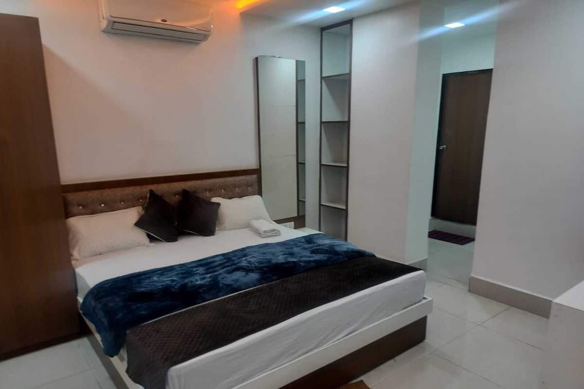 Deluxe dubbelrum - 1 sovrum - rökare - utsikt mot staden | Skrivbord, arbetsyta för laptop och gratis wi-fi