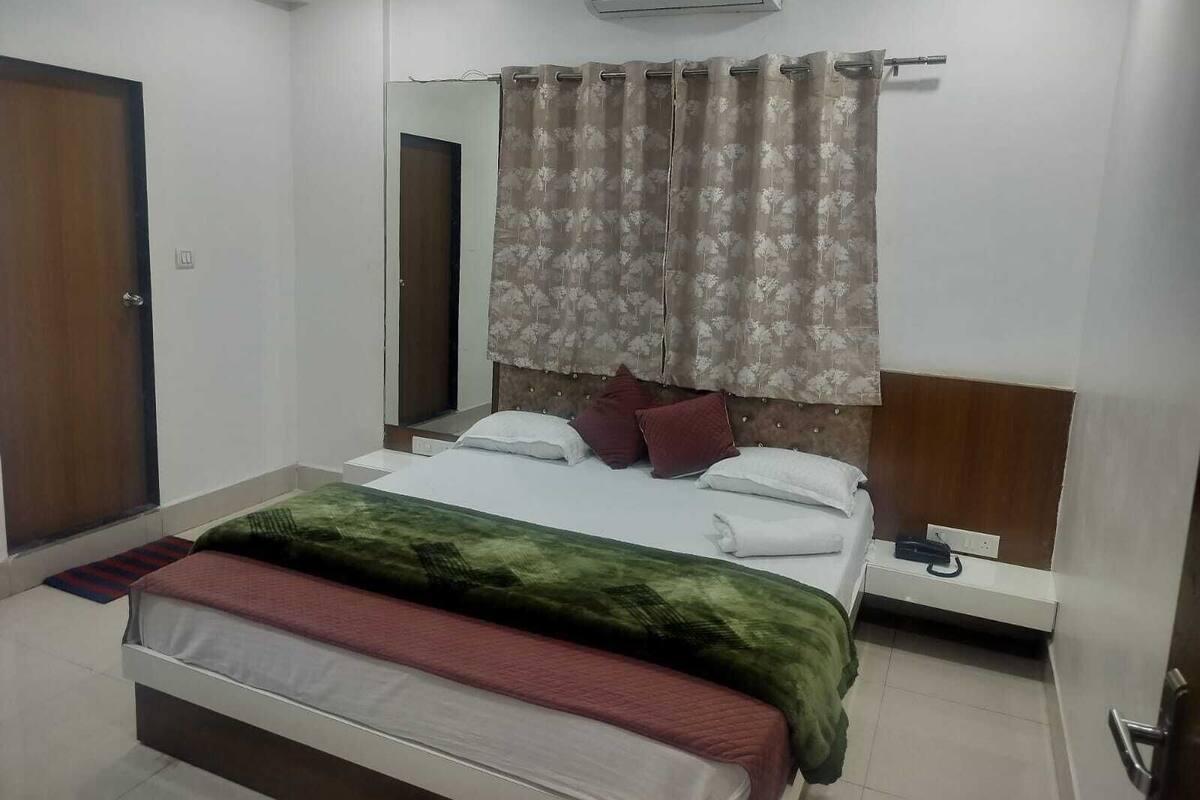 Een bureau, een laptopwerkplek, gratis wifi