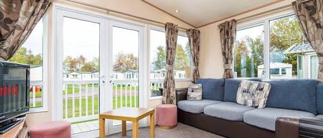 Apartemen | 3 kamar tidur dan internet