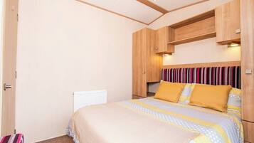 ์ํํธ | 3 ๊ฐ์ ์นจ์ค, ์ธํฐ๋ท