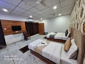 Triple Room, Air conditioning | Desk, laptop workspace, free WiFi - Hotel Rudraksh (Rajkot)