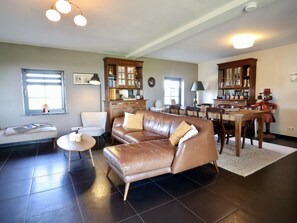TV - Charming flat with stunning views (Houffalize)