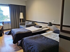 Free WiFi, wheelchair access