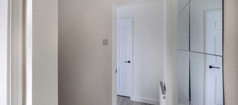 3bedroom 2 Bathroom House-free Parking 5 Beds