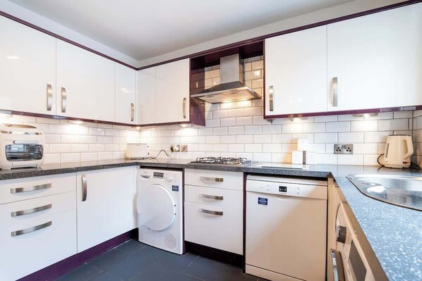 House | 2 bedrooms - 2bed House-free Parking (Prestonpans)