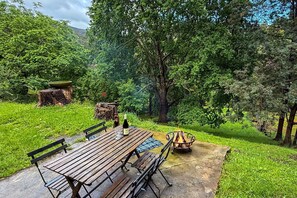 تناول الطعام بالخارج