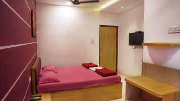 Luxury Double Room, Balcony | Desk, laptop workspace, free WiFi