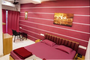 럭셔리 더블룸, 발코니 | 책상, 노트북 작업 공간, 무료 WiFi