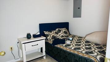 2 多间卧室、熨斗/熨衣板、WiFi、床单