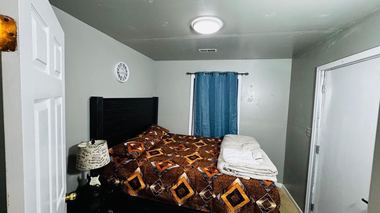 2 dormitorios, tabla de planchar con plancha, wifi y ropa de cama