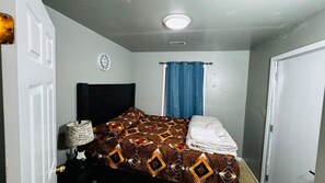 2 habitaciones, tabla de planchar con plancha, wifi y ropa de cama 