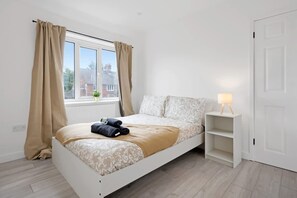 House | 3 bedrooms - 3bed House-free Parking (Alfreton)