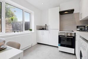 House | 3 bedrooms - 3bed House-free Parking (Alfreton)