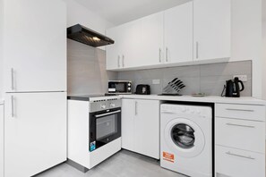 House | 3 bedrooms - 3bed House-free Parking (Alfreton)