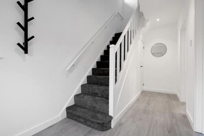 House | 3 bedrooms - 3bed House-free Parking (Alfreton)