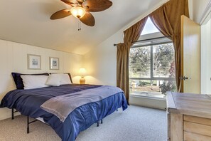 3 bedrooms, desk, iron/ironing board, Internet