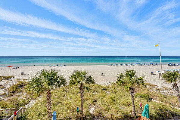 On the beach - Prime Beach Access & Gulf-View Balcony! PBC Condo (Panama City Beach)