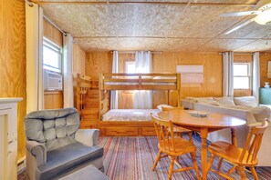 Desk, iron/ironing board, internet, bed sheets