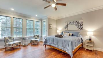 5 bedrooms, internet, bed sheets