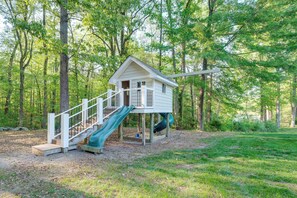 Children’s area - Cow Shed Waterfront 3BR Home w/ Boat Dock! (Lancaster)