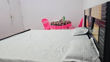 Phòng Tiêu chuẩn | Bàn, khu vực làm việc phù hợp cho laptop