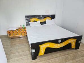 Standard Room - Lama Hotel Barabar (Jahanabad)