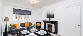 Spacious 3 BED House With Parking