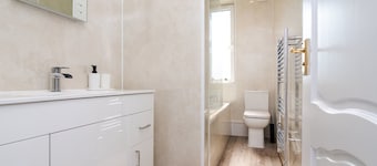 3 Bedroom Flat - Free Parking