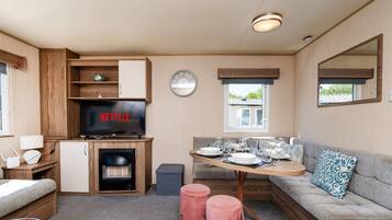 Apartment | 3 bedrooms, Internet