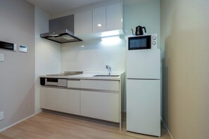 Fridge, microwave, stovetop, cookware/dishes/utensils - A 4minute walk from Asakusa StationCapacity 6 / Sumida Ward Tokyo (Sumida Ward)