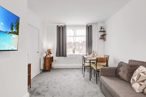 House | 3 bedrooms - 3 Bedroom House With Free Parking (Durham)