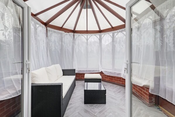 House | 3 bedrooms - 3 Bedroom House With Free Parking (Durham)