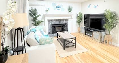 Coastal Haven 6 Miles to Beach + Sunroom Charm