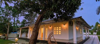 阿什塔穆迪湖景別墅 by VOYE HOMES