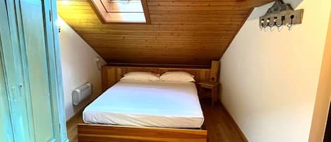 1 dormitorio y cuna de viaje