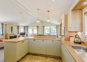 Fridge, oven, stovetop, toaster