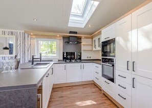 Refrigerador, horno, parrilla de estufa y tostadora 