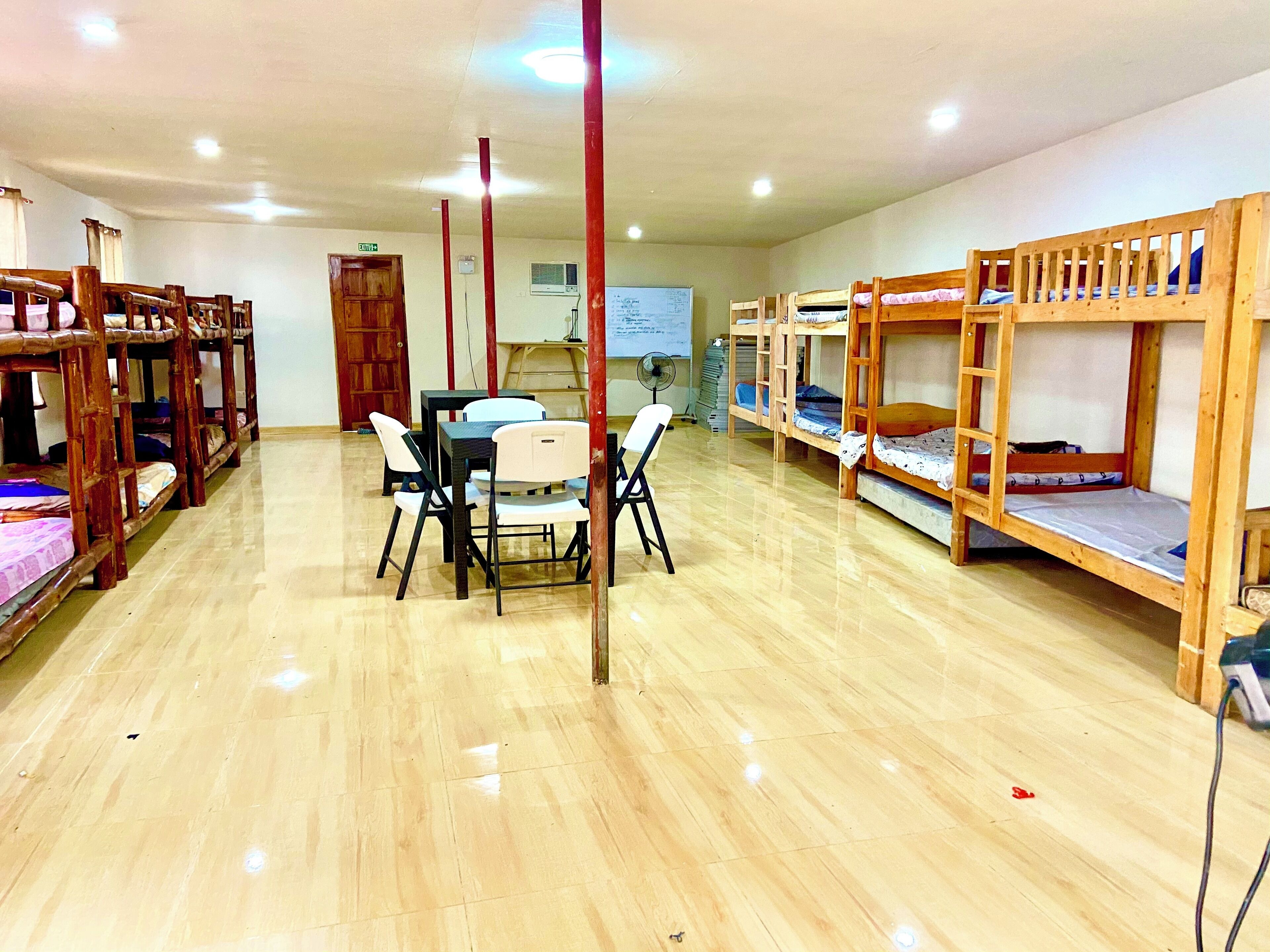 Comfort Room, Air conditioning | Free WiFi