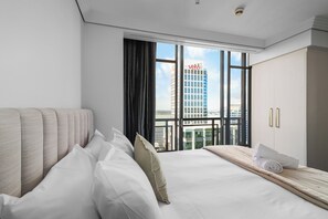 2 bedrooms, desk, iron/ironing board, travel cot - Majestic Metropolis l 2bed Apt. Amazing City View (Auckland CBD)