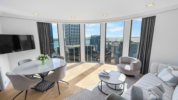 Smart TV, books - Majestic Metropolis l 2bed Apt. Amazing City View (Auckland CBD)