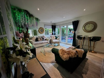 The one of a kind lodge 
Secret escape (mini Resort )